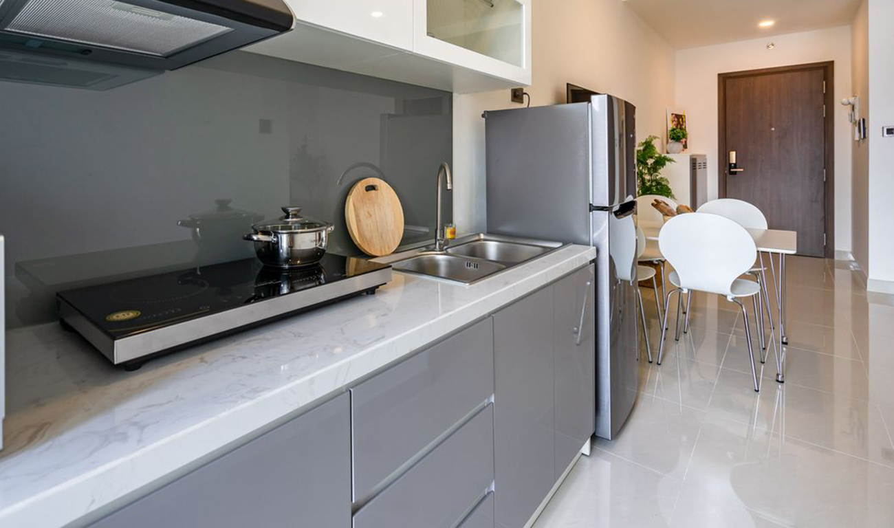Tối ưu không gian với thiết kế mở giữa khu vực phòng bếp và phòng ăn