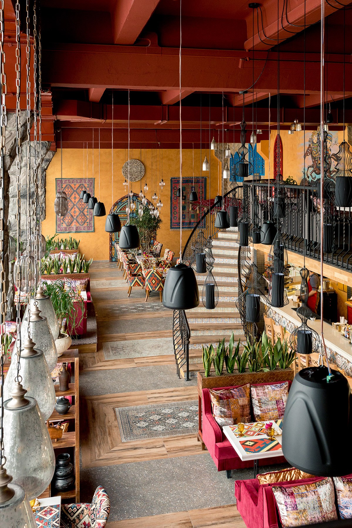 150 - Mẫu thi công thiết kế nội thất quán cafe theo phong cách Bohemian