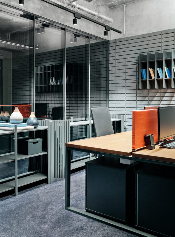 86 - Mẫu thiết kế nội thất văn phòng tại TPHCM với tone màu cam