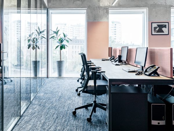 93 - Mẫu thiết kế nội thất văn phòng tại TPHCM với tone màu cam